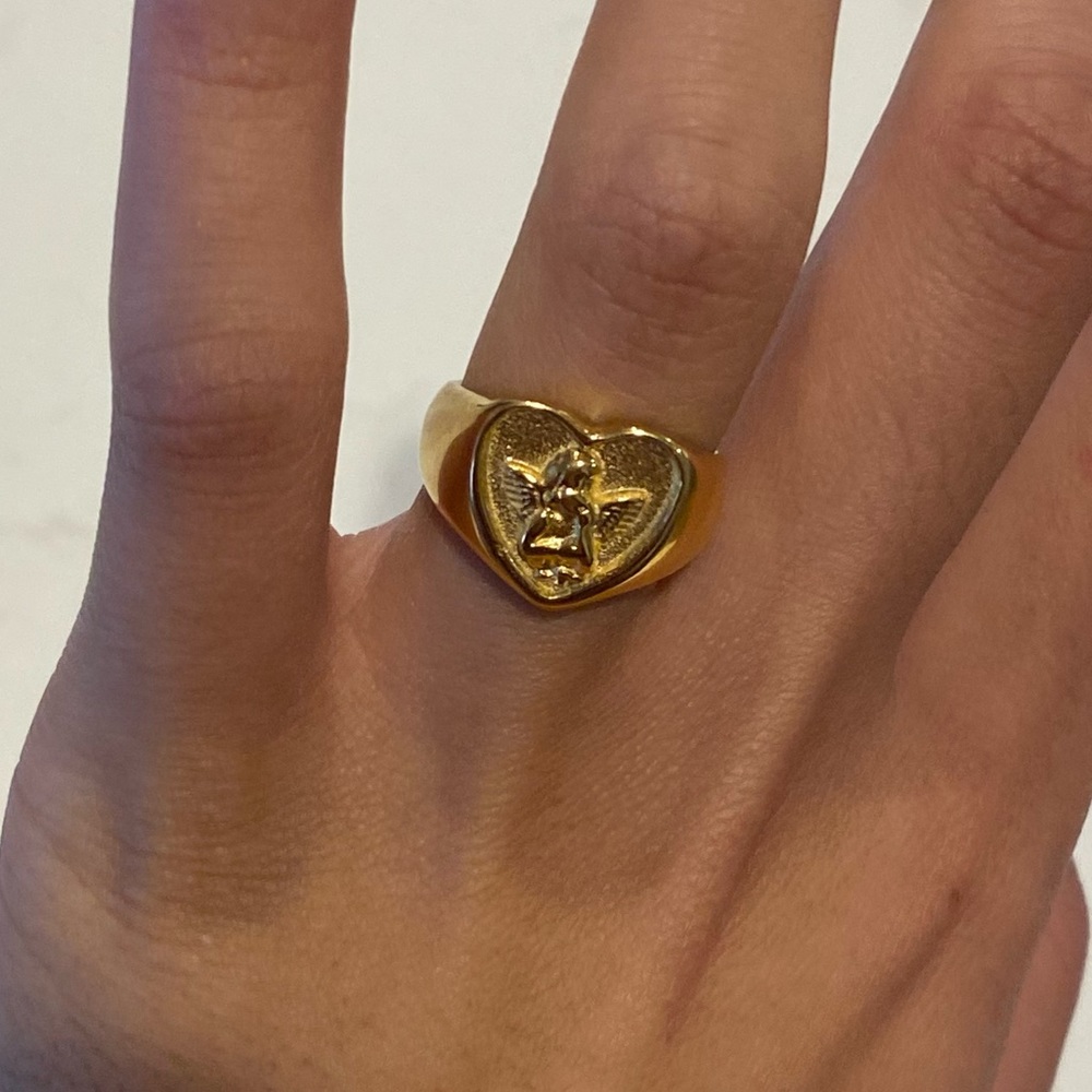 Ellie Vail Angel Heart Shaped Signet Ring Size 6